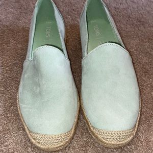 BRAND NEW MINT SLIDES BY TOMS